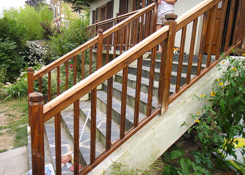 Escalier intérieur en bois